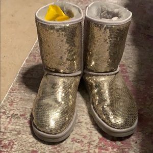 Sequenced Ugg Boots